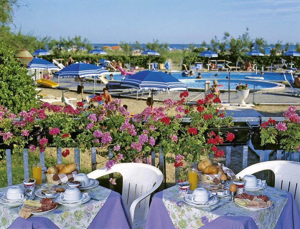 Hotel Bertha Fronte Mare Лидо ди Йезоло Екстериор снимка